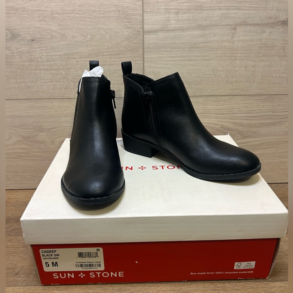 SUN + STONE Cadee Black Ankle Booties 5 M